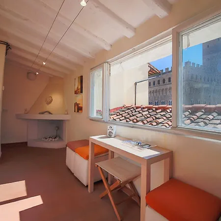 Piazza Signoria Terrace Apartment *